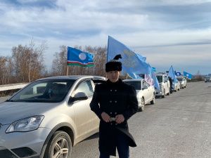 Фотофакт: в Хангаласском улусе прошел автопробег, приуроченный ко Дню Государственности Якутии