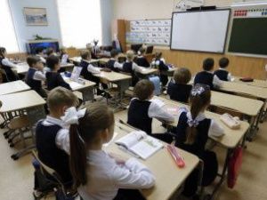 Обратиться за выплатой в 10 тысяч на детей-школьников можно до конца октября