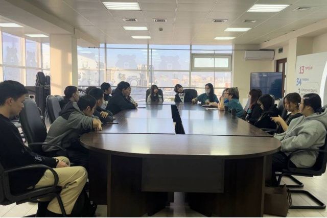 Волонтеры Якутска рассказали студентам о патриотизме