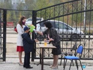 В Якутске в День знаний ожидается теплая погода без осадков. Власти указывали на погоду в вопросе проведения школьных линеек