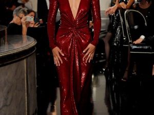 В чем встречать Новый 2024 год Дракона: цвета, тренды, аксессуары