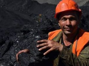 «За последние 10 лет добыча угля в Якутии стремительно растет». Айсен Николаев поздравляет с Днем шахтера