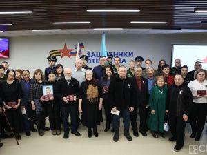 Семьям погибших участников СВО из Якутии вручили ордена Мужества