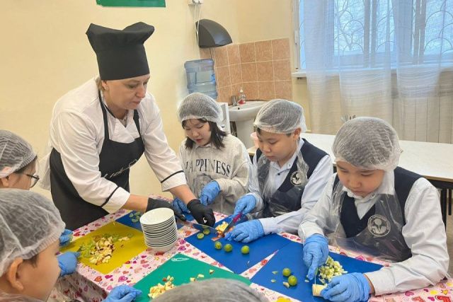 В школах Якутска начали проводить мастер-классы по здоровому питанию