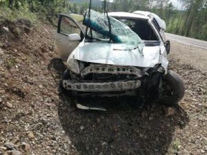 В Алдане 19-летний водитель не справился с управлением и врезался в дорожный знак