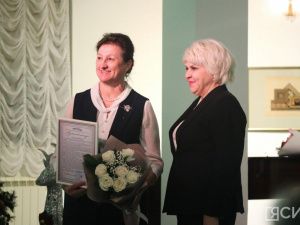 В Якутске презентовали альбом-каталог об изделиях из дерева и бересты