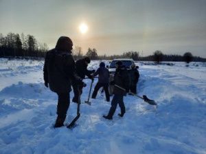 В Якутии спасатели оказали помощь автомобилистам