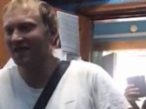 Дело авиадебошира из Москвы направили в суд