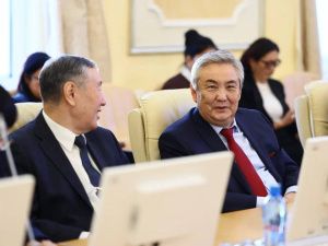 Кирилл Бычков вручил государственные награды лучшим юристам Якутии