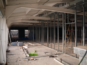 Евгений Григорьев проверил ход строительства многофункционального спортивного комплекса