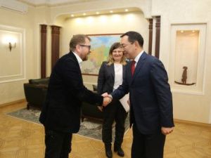 Глава Якутии встретился с организаторами «Тотального диктанта»