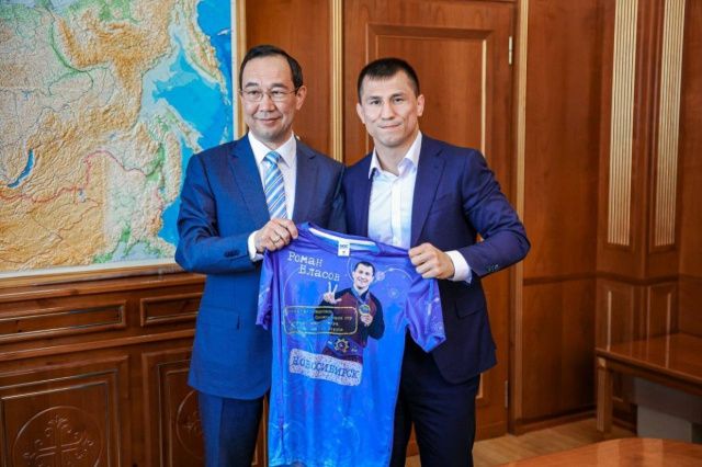 Глава Якутии встретился с олимпийским чемпионом Романом Власовым