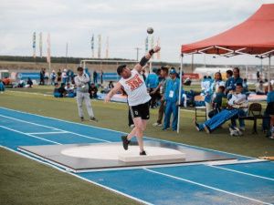 Мощь и сила: В Амге завершились соревнования по толканию ядра среди лиц с ПОДА