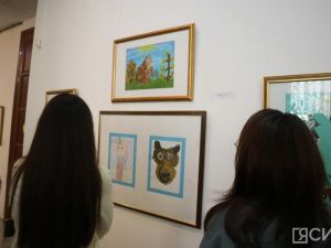 В Якутске открылась выставка 12-летнего художника с аутизмом
