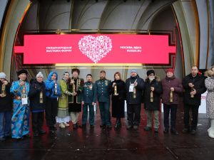 Семья из Якутии передала огонь Всероссийского семейного очага регионам Дальнего Востока