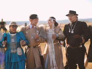 Глава Якутии Айсен Николаев принял участие в обрядовом танце Осуохай