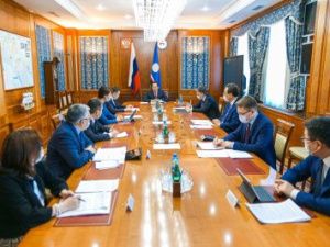 Глава Якутии рассмотрел предложения по обеспечению устойчивого функционирования системообразующих предприятий