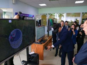 Айсен Николаев встретился со школьниками, победившими в конференции «Шаг в будущее» 