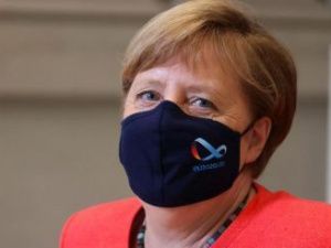 Меркель предупредила о грядущих тяжелых месяцах из-за COVID и холодов