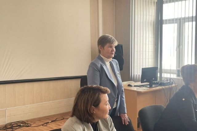 Доверенное лицо Владимира Путина в Якутии Марина Бахилина встретилась с сотрудниками «Почты России»