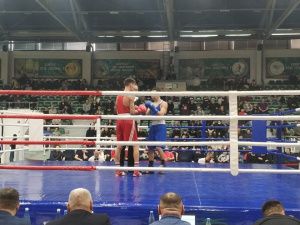 В Мирном определились полуфиналисты и финалисты чемпионата Якутии по боксу среди мужчин