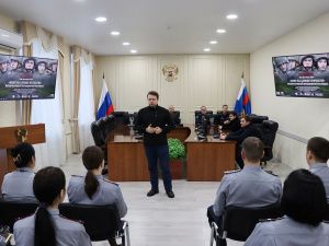 Сотрудники якутского УФСИН посмотрели фильм «Отцы Донбасса»