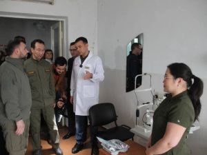 В городе Докучаевск ДНР приступила к работе бригада якутских офтальмологов