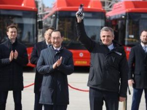 100 новых автобусов прибыли в Якутск к 100-летию республики