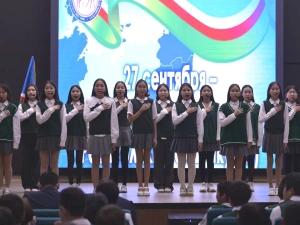 Сергей Местников провел урок государственности в Хатасской школе города Якутска