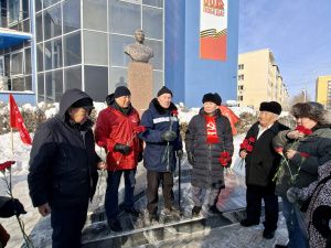 Коммунисты Якутии почтили память Иосифа Виссарионовича Сталина