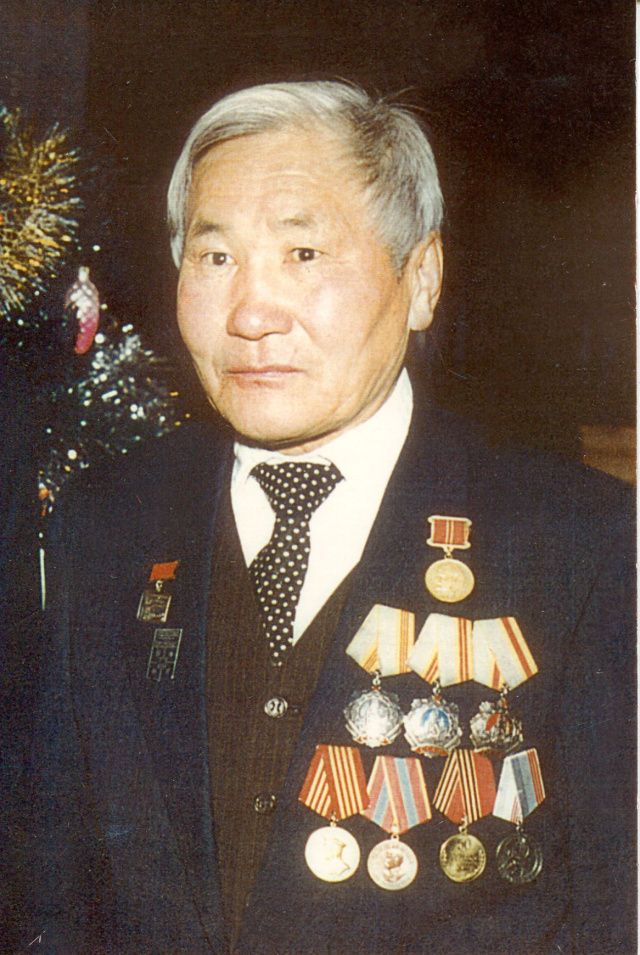 В честь пролетарского праздника назвали его Маем: Легендарному строителю Якутии 90 лет!