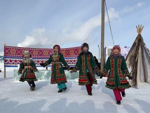 В Якутске прошел праздник «Встреча солнца»