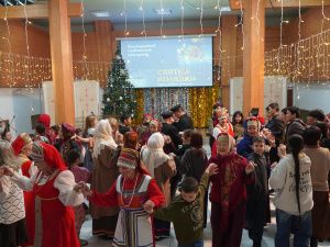 В Доме дружбы народов проводили Зимние Святки с песнями, играми и колядками