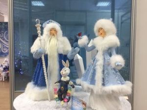 В Якутске открылась выставка 116 авторских кукол «Бал снежной долины»