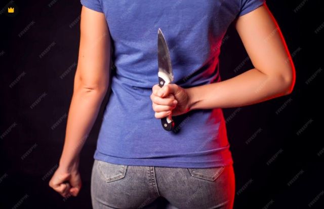 Дочь нанесла ножевое ранение отцу во время застолья: Возбуждено уголовное дело