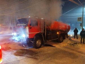 В Якутске машина "Скорой помощи" врезалась в "КамАЗ"