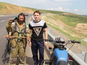 Якутский шаман идёт пешком в Москву "изгонять Путина" 