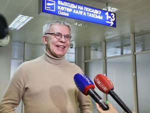 В Якутск прилетели олимпийские чемпионы по хоккею