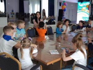 Ах, зачем этот июнь кончается, лучше б он тянулся целый год!