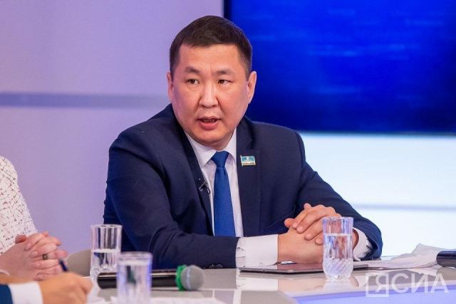 «Он всегда верил в якутскую молодежь»: Степан Саргыдаев — о первом президенте Якутии