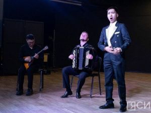 В Якутске прошел концерт агитбригады АГИКИ