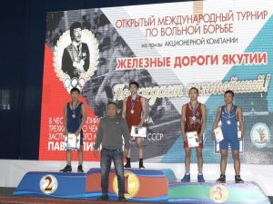 Международный турнир по вольной борьбе на призы Акционерной компании «Железные дороги Якутии» выявил сильнейших юных борцов