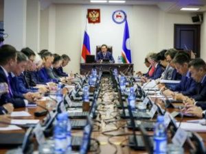 Готов ли Айсен Николаев к проверкам дипломов своих министров?