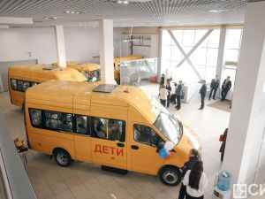 Двадцать новых автобусов передали школам и колледжам в Якутии
