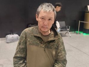 Боец из Якутии бедствует в аэропорту Шереметьево