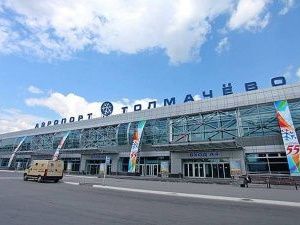 Авиакомпания S7 отменила рейсы в Якутск и Новосибирск, 400 человек ожидают вылета из аэропорта Толмачево