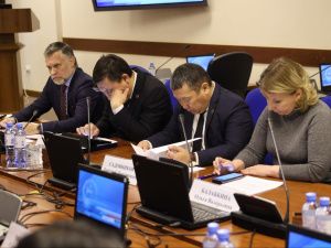 В Якутии обсудили ход ввода в работу объектов по президентским нацпроектам   