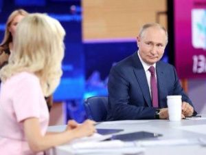 Владимир Путин привился вакциной «Спутник V»