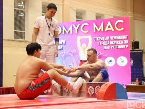 Брат чемпиона мира и непобедимый Ветров: чемпионат Якутска выявил сильнейших мас-рестлеров