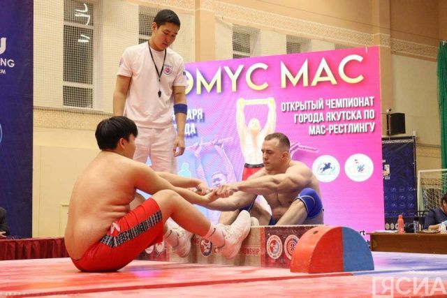 Брат чемпиона мира и непобедимый Ветров: чемпионат Якутска выявил сильнейших мас-рестлеров